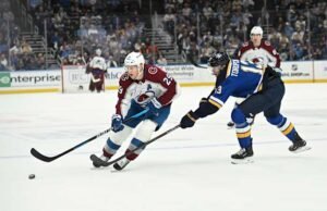 Longsoran mengalahkan The Blues 3-1 untuk merebut Divisi Tengah dan unggulan teratas di Wilayah Barat