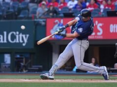 Pelaut Mariners Cal Raleigh melakukan home run pertama pada tahun 2026 setelah kekeringan 10 pertandingan