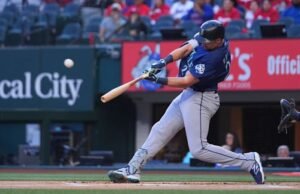 Pelaut Mariners Cal Raleigh melakukan home run pertama pada tahun 2026 setelah kekeringan 10 pertandingan