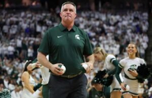 Pat Fitzgerald sangat memuji sepak bola Michigan State di pertengahan latihan musim semi