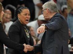 Staley dari Carolina Selatan mengatakan ini saatnya untuk melewati pertempuran Final Four dengan Auriemma dari UConn