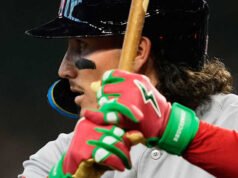 Jarren Duran mengarahkan gerakan cabul kepada penggemar di Minnesota dan mengatakan penggemar menyuruhnya bunuh diri