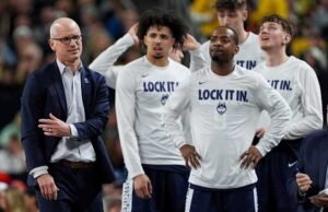 UConn memperlambat Michigan, tetapi permainan fisik tidak bisa mengimbangi tembakan buruk dalam kehilangan perebutan gelar