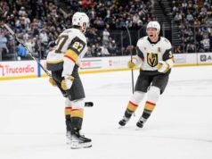 Gol perpanjangan waktu Theodore mengangkat Golden Knights menang 5-4 atas Mammoth; seri seri 2-semua