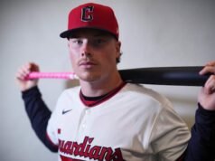 Prospek penjaga Travis Bazzana, pilihan keseluruhan teratas tahun 2024, akan dipanggil pada hari Selasa, kata sumber AP