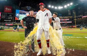 Diamondbacks 3B Jose Fernandez menjadi pemain MLB ke-7 sejak tahun 1900 dengan 2 homer dalam debutnya