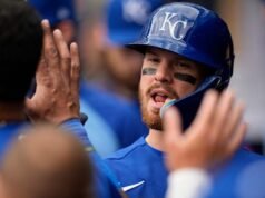 Penangkap pemula Carter Jensen dicoret dari lineup awal Royals setelah tidur berlebihan