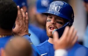 Penangkap pemula Carter Jensen dicoret dari lineup awal Royals setelah tidur berlebihan