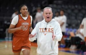 Eksodus Texas sebagai tim Final Four wanita melihat pemain kunci memasuki portal transfer