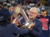 Geno Auriemma membawa tim UConn yang tak terkalahkan ke Final Four untuk ke-9 kalinya