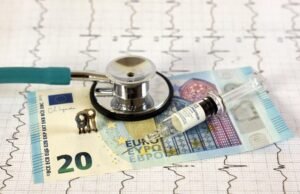 “Kami melihat para ilmuwan berhenti mengekspresikan diri mereka di jaringan karena mereka dilecehkan,” Mathieu Molimard, kepala departemen farmakologi di Rumah Sakit Universitas Bordeaux memperingatkan.