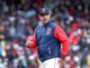 Manajer pemadam kebakaran Boston Red Sox Alex Cora dan 5 pelatih