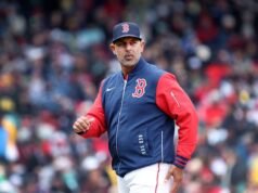 Manajer pemadam kebakaran Boston Red Sox Alex Cora dan 5 pelatih