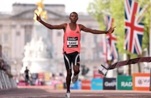 Sabastian Sawe dari Kenya menjadi orang pertama yang berlari maraton sub-2 jam untuk menang di London