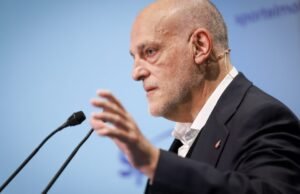 Presiden La Liga Javier Tebas bertemu dengan pejabat Barcelona