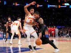CJ McCollum memimpin reli di akhir pertandingan saat Hawks mengejutkan Knicks 107-106 untuk menyamakan kedudukan menjadi 1-1