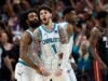 Layup LaMelo Ball, blok Miles Bridges saat bel memberi Hornets kemenangan 127-126 atas Heat di play-in