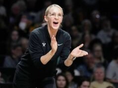 Shea Ralph dinobatkan sebagai Pelatih Bola Basket Wanita AP Terbaik Tahun Ini setelah musim 29-5 Vanderbilt