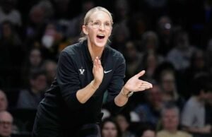 Shea Ralph dinobatkan sebagai Pelatih Bola Basket Wanita AP Terbaik Tahun Ini setelah musim 29-5 Vanderbilt