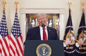 “Kami akan membawa mereka kembali ke Zaman Batu”: tanpa tujuan yang jelas dan terperosok dalam perang di Iran, Donald Trump menampilkan dirinya sebagai seorang penakluk