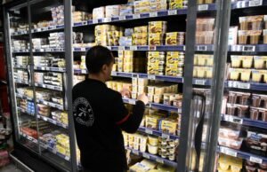 Makanan ultra-olahan: Bungkus El Paso lama, wortel parut dari Carrefour, fillet tuna Saupiquet… Foodwatch menyoroti keberadaan zat aditif di mana-mana dalam produk yang “baik untuk kesehatan”