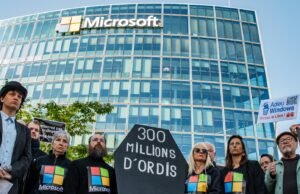 Melawan rencana keusangan Windows 10, prosesi pemakaman di depan kantor pusat Microsoft