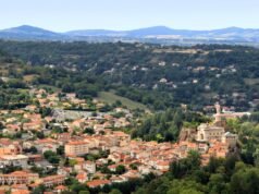 “Dia takut pada kerumunan, pada jeritan dan tidak bersekolah sejak kejadian itu”: setelah serangan rasis terhadap anak-anak dengan senapan, penduduk Arbousset menyerukan mobilisasi