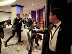 “Saya marah memikirkan semua yang telah dilakukan pemerintahan ini”: apa yang kita ketahui tentang penembak di pesta pers di Washington