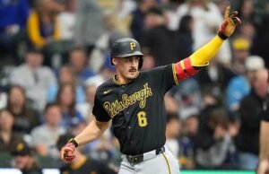 Paul Skenes menyewa rumah bouncing untuk clubhouse Pirates untuk merayakan ulang tahun ke-20 Konnor Griffin