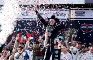 Carson Hocevar meraih kemenangan pertama Piala NASCAR dengan umpan putaran terakhir di Talladega Superspeedway