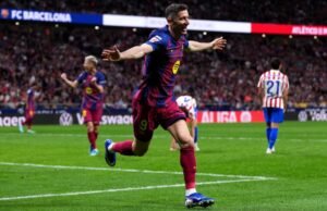 Agen striker veteran akan bertemu dengan pejabat Barcelona pada bulan Mei untuk membahas kesepakatan baru