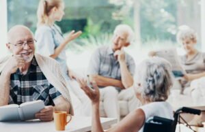 Cari tahu apa yang akan berubah dengan transformasi panti jompo menjadi Maisons France Autonomie pada tahun 2027