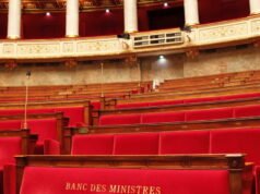 Utang Perancis: Moody’s mempertahankan peringkat Aa3 namun khawatir dengan “fragmentasi lanskap politik Perancis”