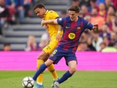 Tonton: Favorit penggemar Barcelona terjebak dalam bentrokan sengit dengan pemain Espanyol setelah kemenangan derby