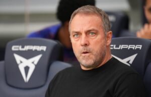 Flick memberikan banyak petunjuk pilihan selama pertandingan Espanyol untuk pertarungan Atletico