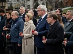 Video. Bucha: Para menteri Uni Eropa memperingati ulang tahun pembantaian Rusia di Ukraina