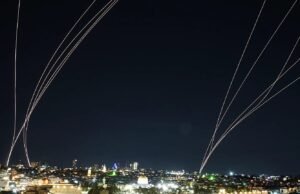 Iran meluncurkan salvo rudal terbesar dalam tiga minggu ke arah Israel, kata IDF