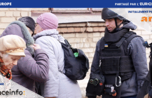 UKRAINA: di Donbass, relawan membantu mengevakuasi penduduk sipil yang terjebak akibat pemboman Rusia di garis depan