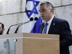 “Idenya adalah untuk mengirimkan pesan yang jelas”, bantah duta besar Israel setelah keputusan untuk menangguhkan pesanan senjata dari Perancis