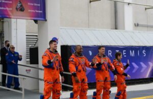 Ruang angkasa. Toilet tidak berfungsi, makanan… Seperti apa kehidupan sehari-hari para astronot dalam perjalanan ke Bulan?