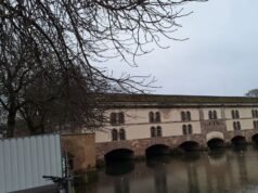 Strasbourg. Pengerjaan bendungan Vauban: lorong dan toilet umum kadang-kadang ditutup