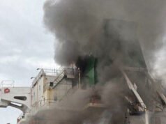 Perang Langsung di Timur Tengah. Jenazah manusia ditemukan di kapal kargo yang terkena proyektil di Selat Hormuz