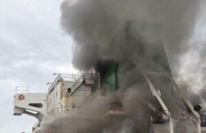 Perang Langsung di Timur Tengah. Jenazah manusia ditemukan di kapal kargo yang terkena proyektil di Selat Hormuz