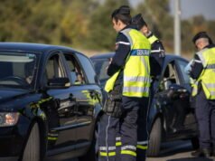 kemacetan lalu lintas sepanjang lima km, seru polisi