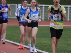 Atletik. Semangat dan dedikasi hari Jumat ini di CEA dan kejuaraan lintasan lari departemen