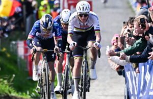 Tadej Pogacar sekali lagi mengalahkan kompetisi untuk memenangkan putaran ketiganya