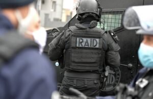 Strasbourg. FBI memperingatkan polisi tentang ancaman terhadap agen intelijen, Raid turun tangan
