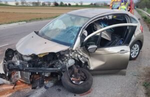 Eguisheim. Dampak frontal pada RD83, beberapa orang terluka