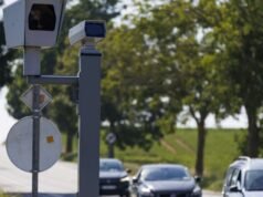 Swiss. Sangat ngebut: dia menuduh temannya, kacamatanya di foto radar mengkhianatinya