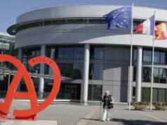 Kebijakan. Keluarnya Alsace dari wilayah tersebut: pemerintah ingin berkonsultasi dengan penduduk Grand Est